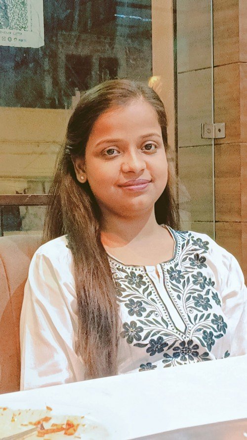 Anushka jaiswal All Academic Subjects home tutor in Varanasi.